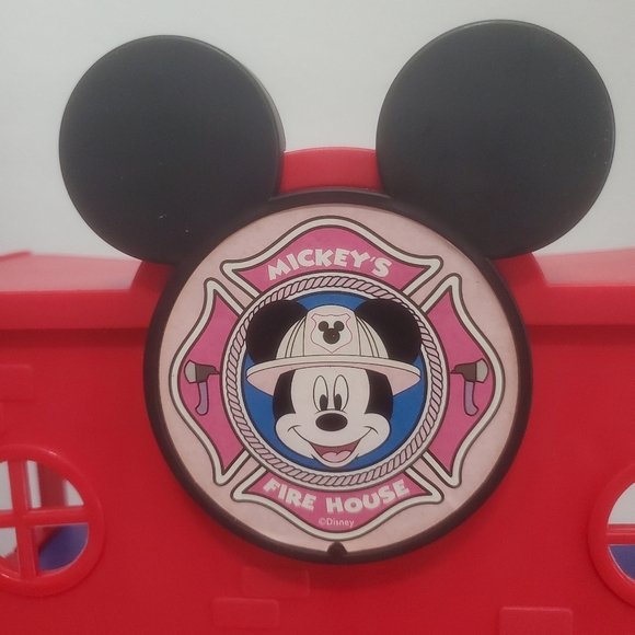 Mickey Mouse Play Fire House & Hand Painted Plaque (Toy & Decor) - Picture 9 of 11